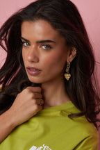 Oorbellen in een hartjes vorm