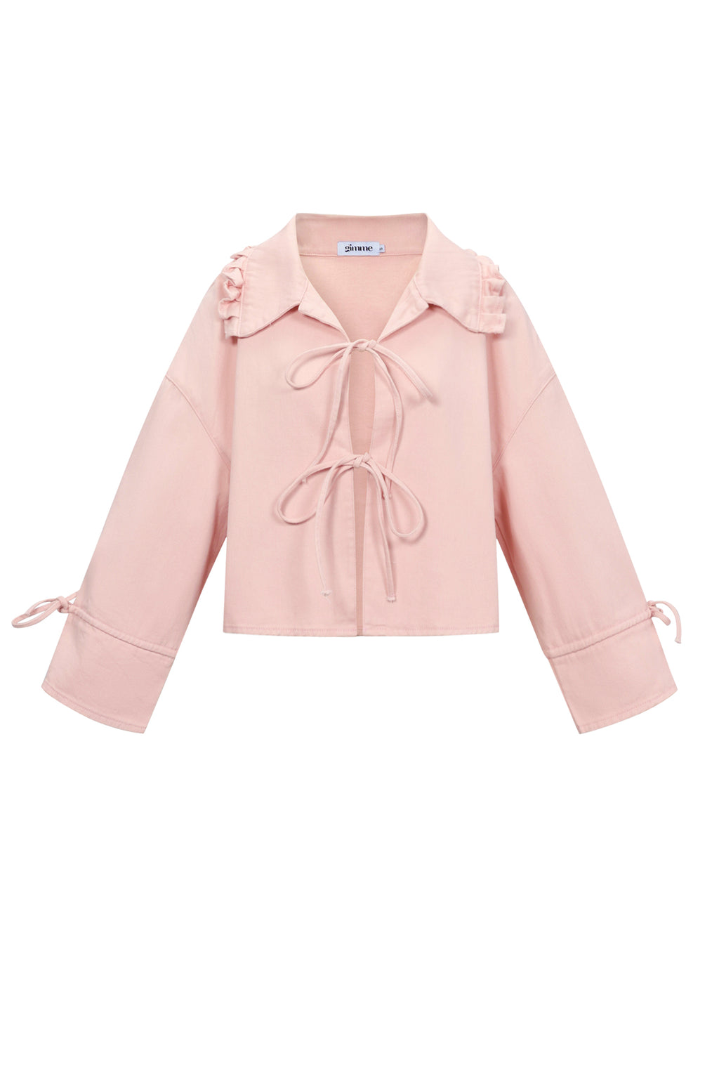 Kiana Jasje met Strikdetails