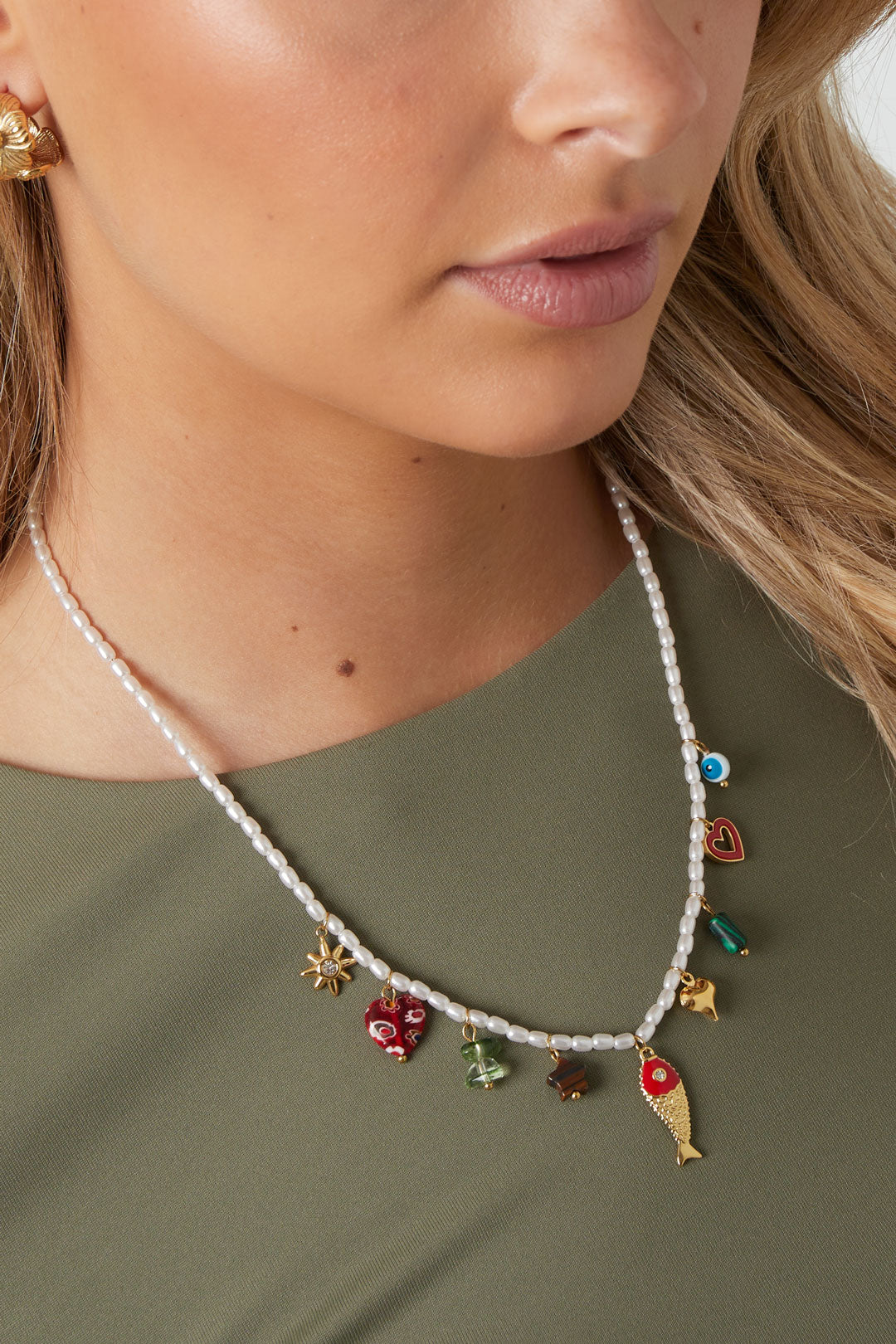 Kralen ketting met bedeltjes